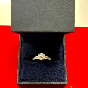 Fashion jewelry (engagement ring setting)